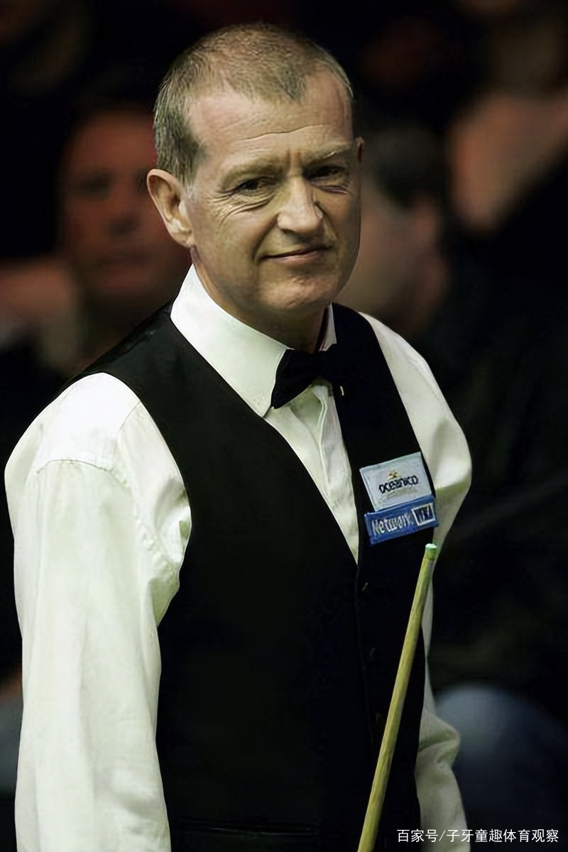 队围绕他所 队围绕他所