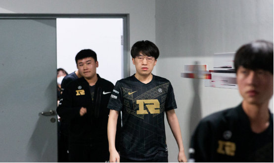 用快速反击 用快速反击