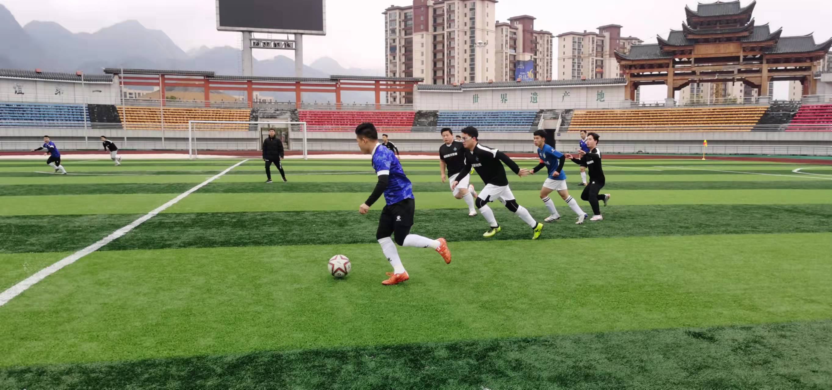 启可出示黄 启可出示黄